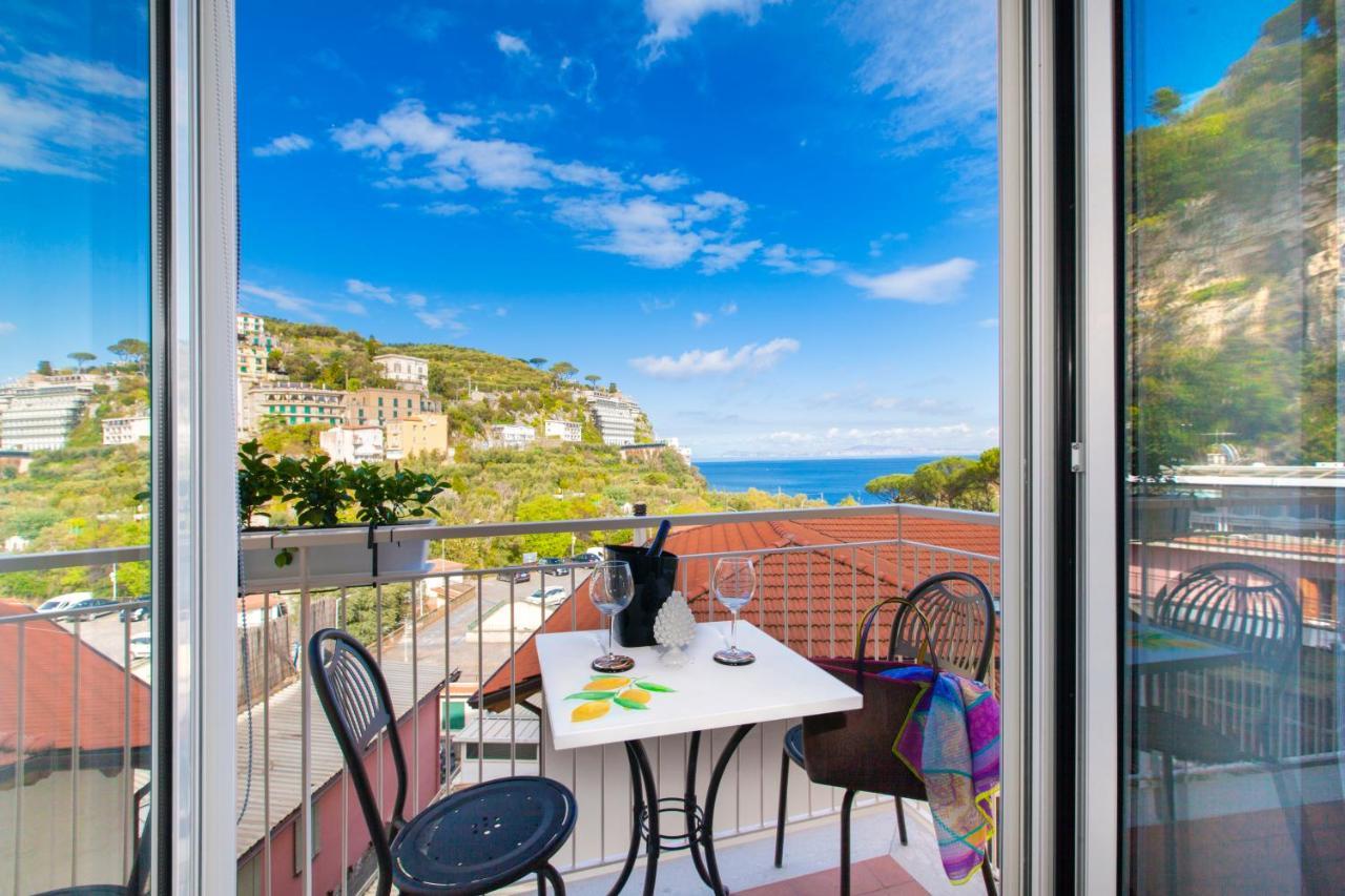 Sorrentovibes - Luxury Home Sea View & Jacuzzi In Sorrento Centre Exteriér fotografie